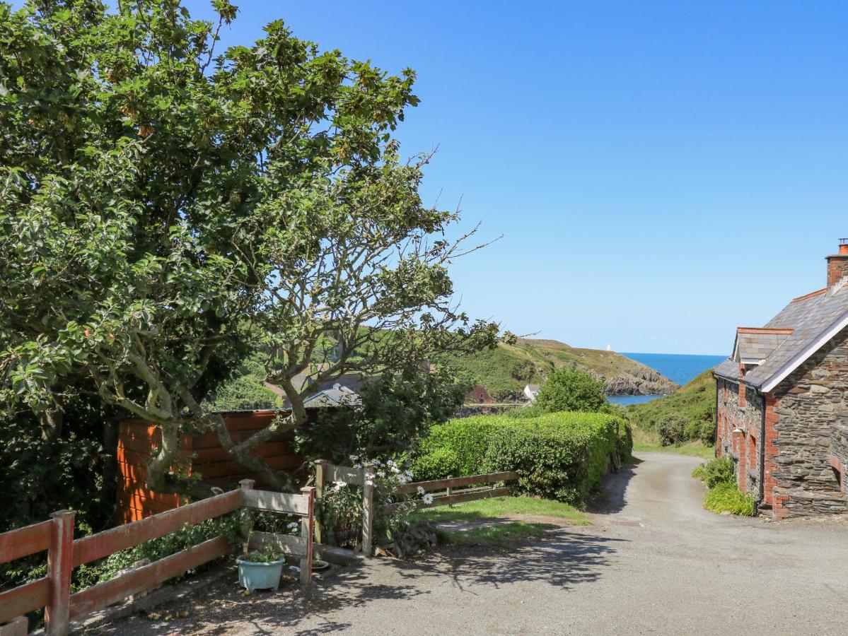 2 Sunny Hill * Haverfordwest